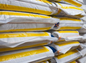 Stacked bulk bags for warehouse and distribution